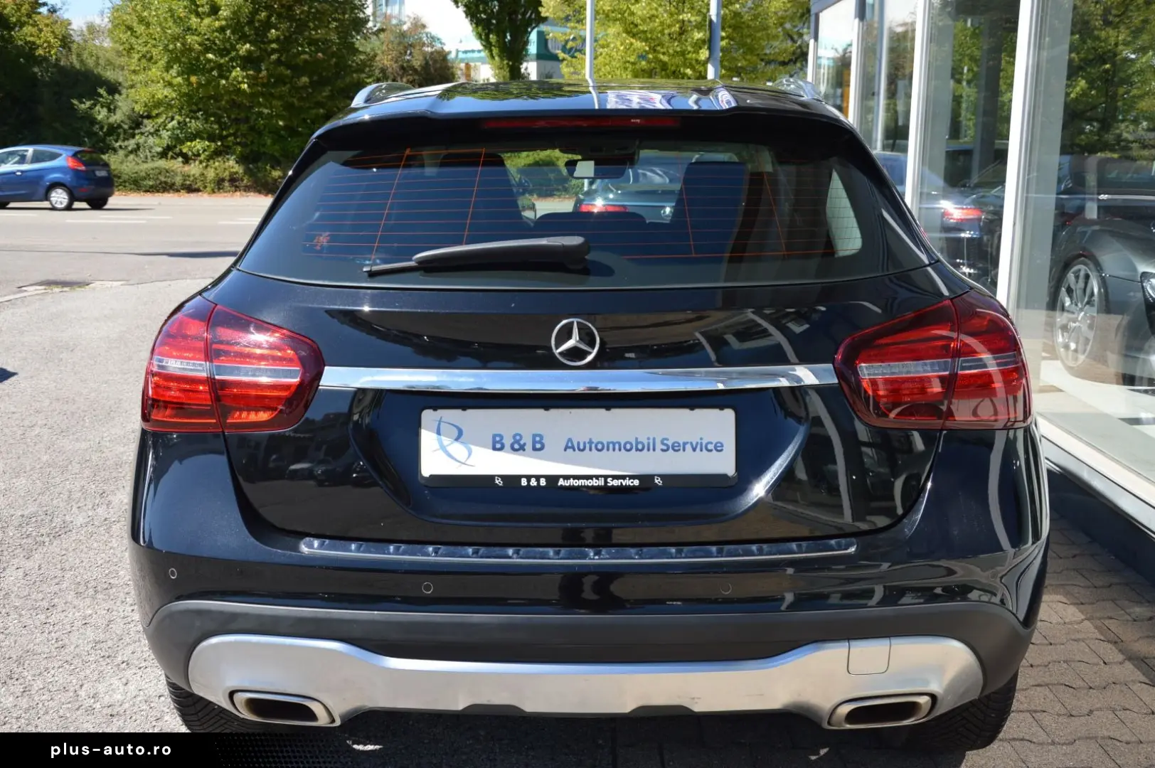 MERCEDES-BENZ GLA 180  NAVI CAM LED HIGH  KEYLESS