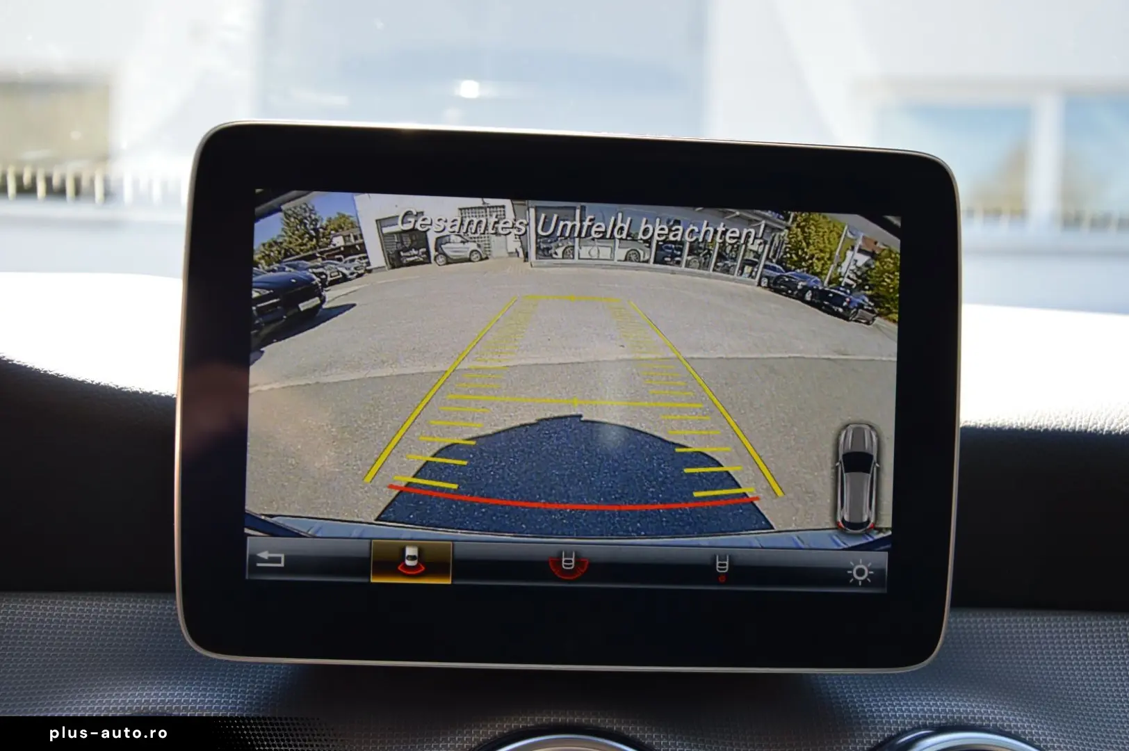 MERCEDES-BENZ GLA 180  NAVI CAM LED HIGH  KEYLESS