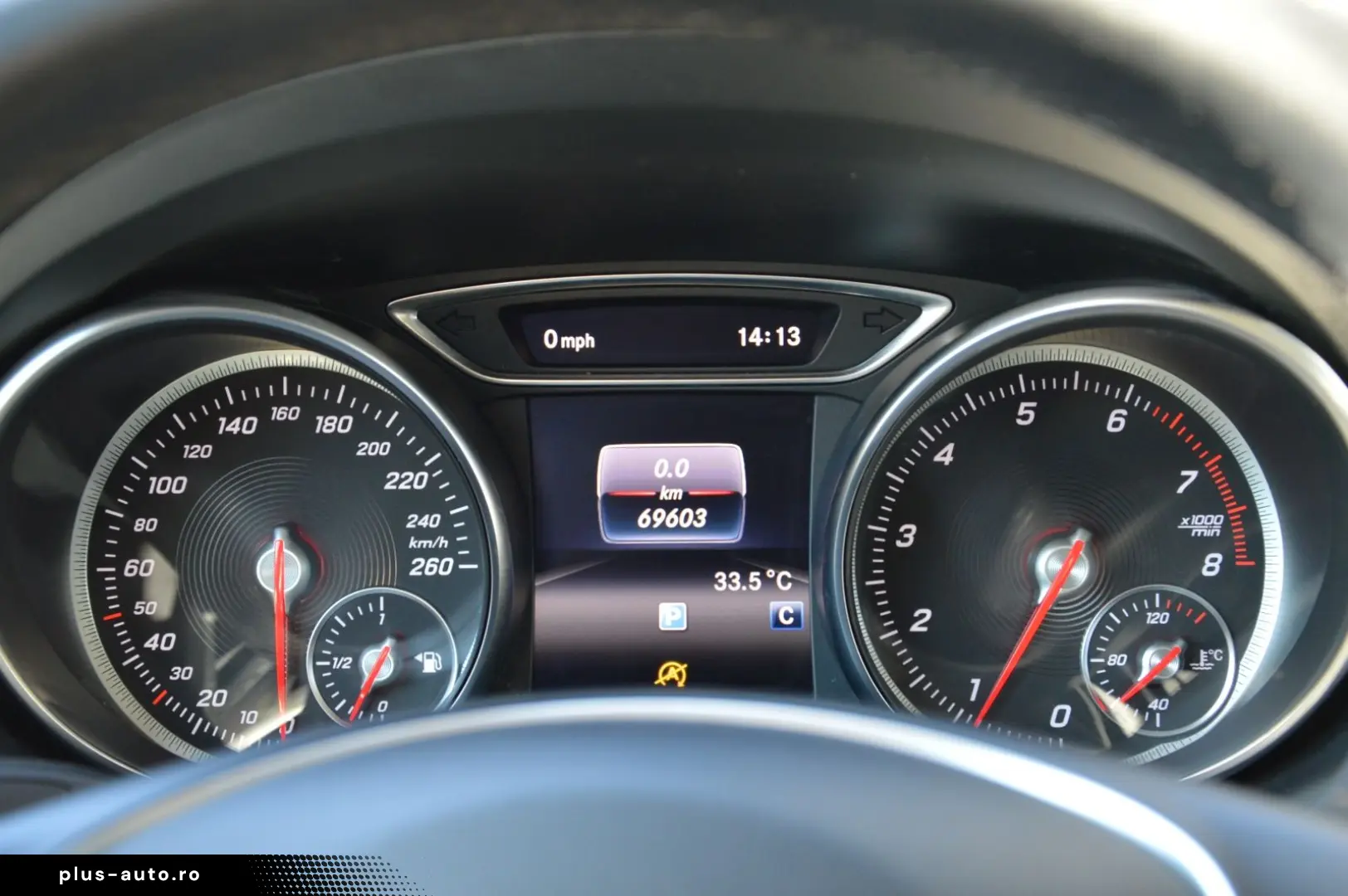 MERCEDES-BENZ GLA 180  NAVI CAM LED HIGH  KEYLESS
