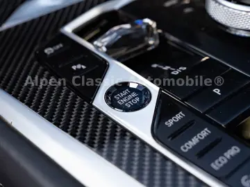 BMW X6 M60 i xDrive Panorama  AHK  Massage