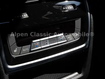BMW X6 M60 i xDrive Panorama  AHK  Massage