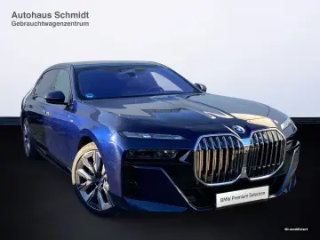 BMW i7 xDrive60 Limousine M Sport B&W Surround