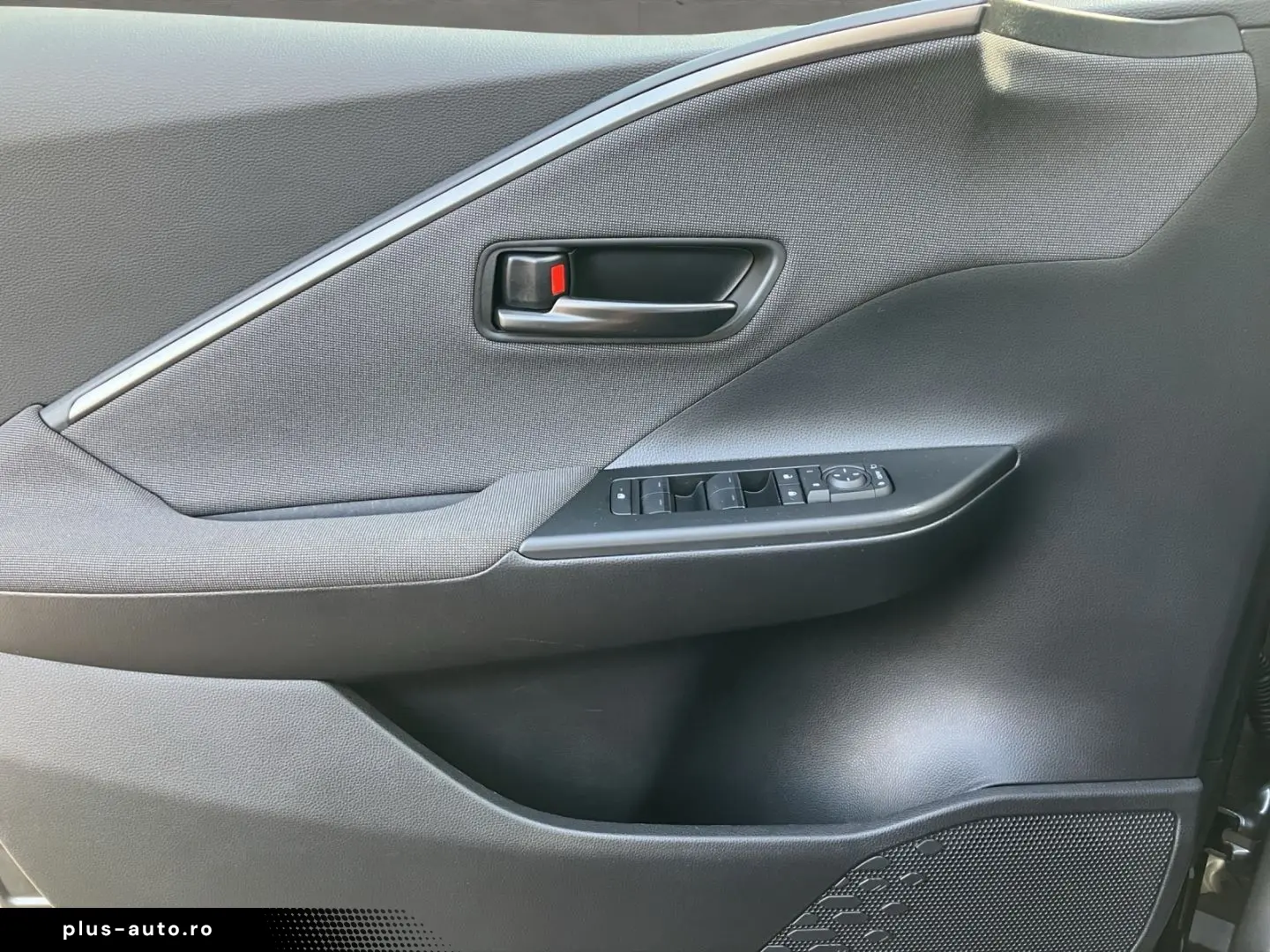TOYOTA C-HR 2024 — imagine 14