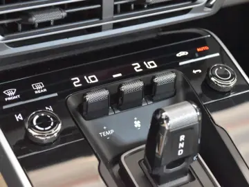 PORSCHE 911 CARRERA COUPE BOSE PANO CHRONO RUF 1.HAND