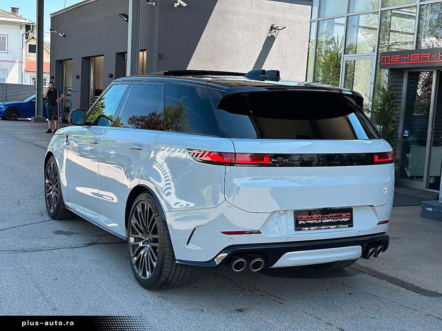 LAND ROVER Range Rover Sport 4 4 V8 P635 SV AWD Aut.