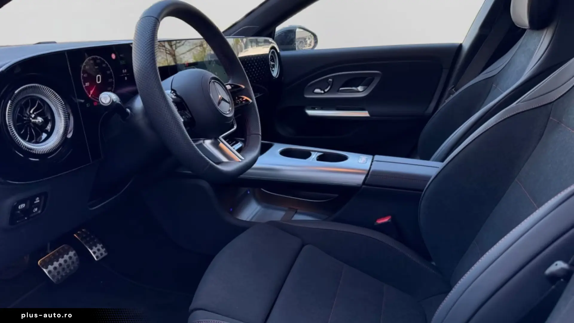 Mercedes-Benz CLA 200 AMG NIGHT AMBIENT MBUX KEYL