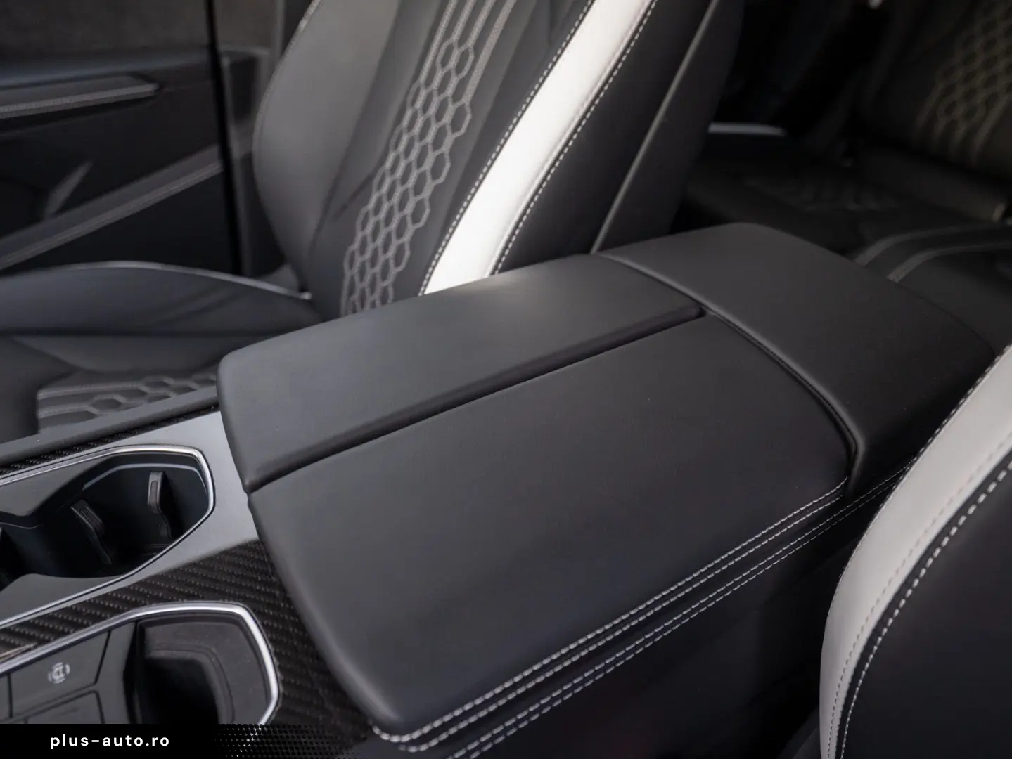 LAMBORGHINI Urus S 23  B&O PANO MASSAGE PARK-ASSIST