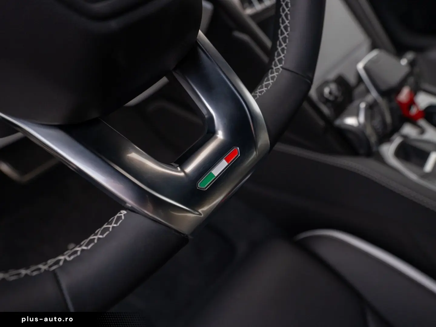 LAMBORGHINI Urus S 23  B&O PANO MASSAGE PARK-ASSIST
