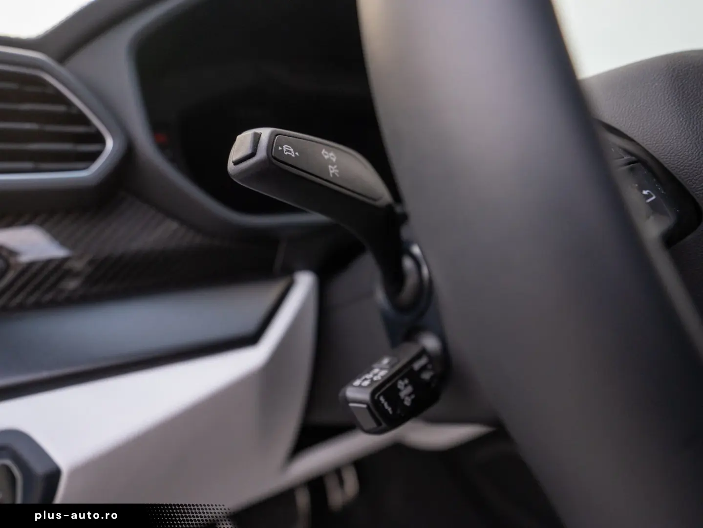 LAMBORGHINI Urus S 23  B&O PANO MASSAGE PARK-ASSIST