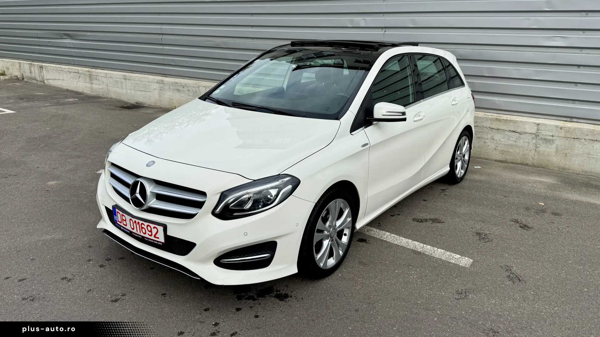 Mercedes-Benz B 180 7G-Tronic Panoramic Euro 6 fara AdBlue