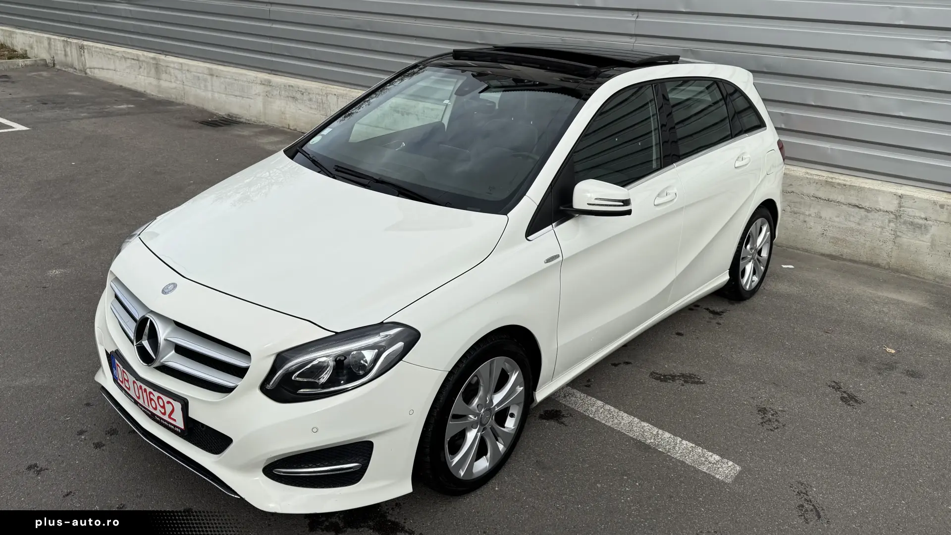 Mercedes-Benz B 180 7G-Tronic Panoramic Euro 6 fara AdBlue