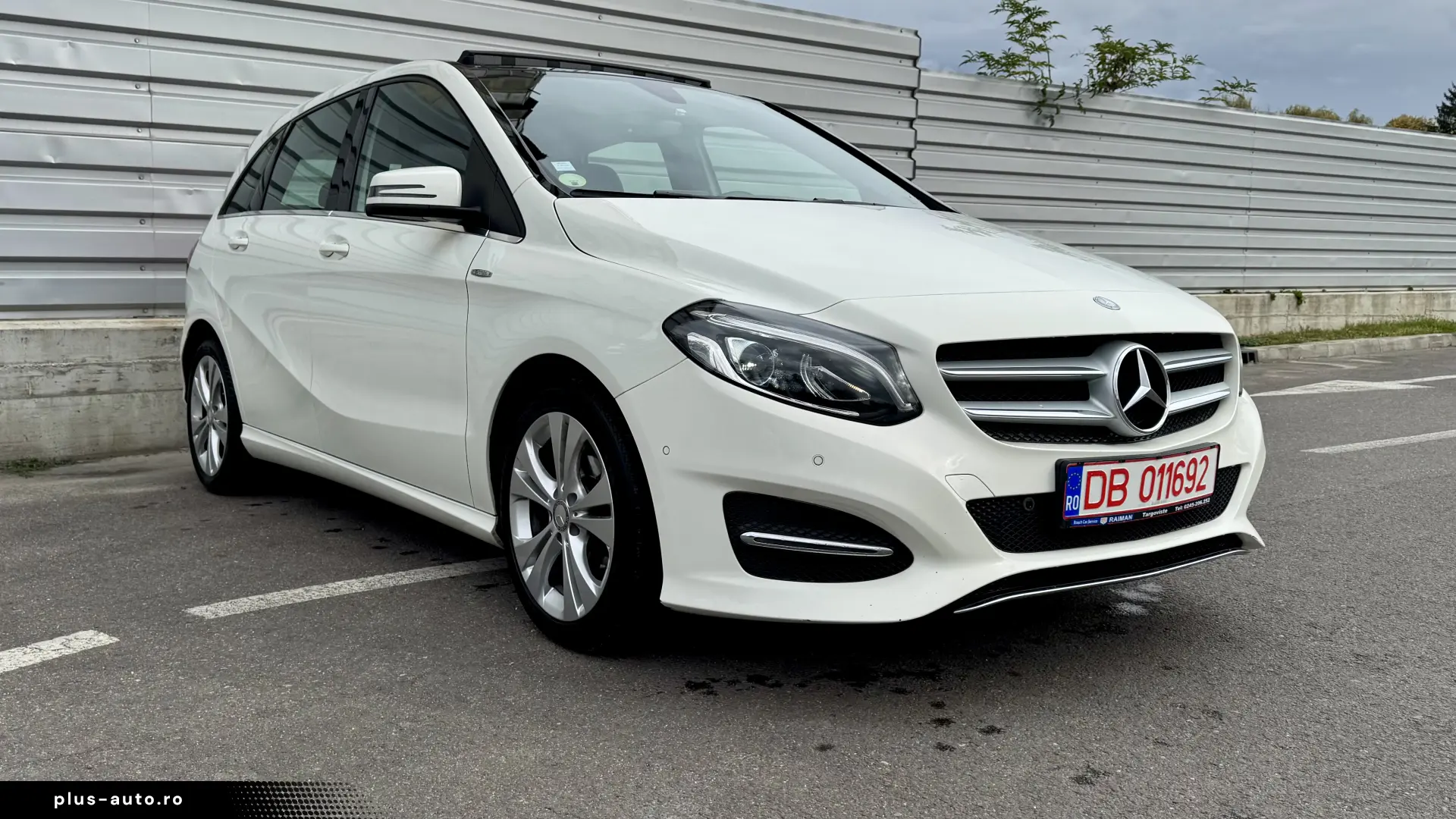 Mercedes-Benz B 180 7G-Tronic Panoramic Euro 6 fara AdBlue