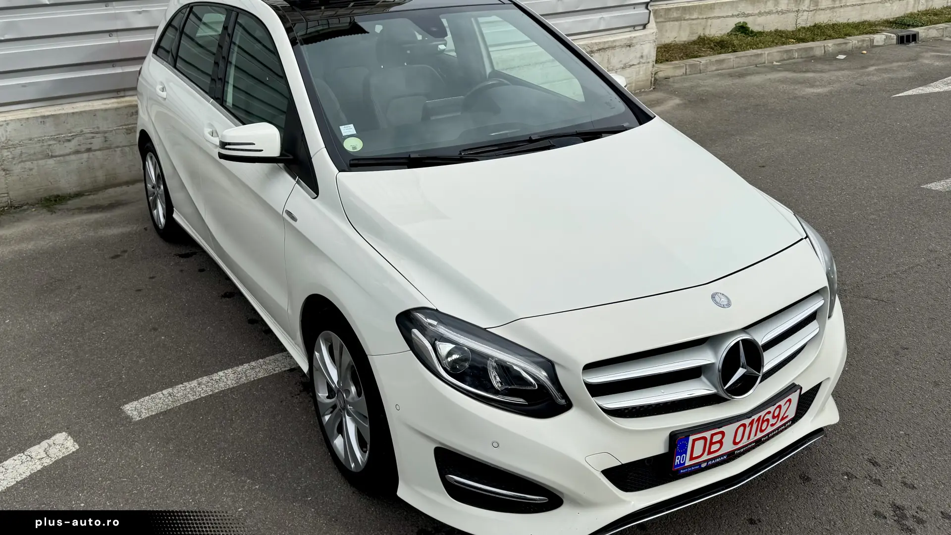 Mercedes-Benz B 180 7G-Tronic Panoramic Euro 6 fara AdBlue