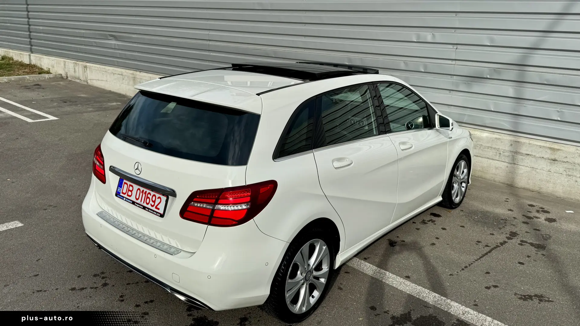 Mercedes-Benz B 180 7G-Tronic Panoramic Euro 6 fara AdBlue