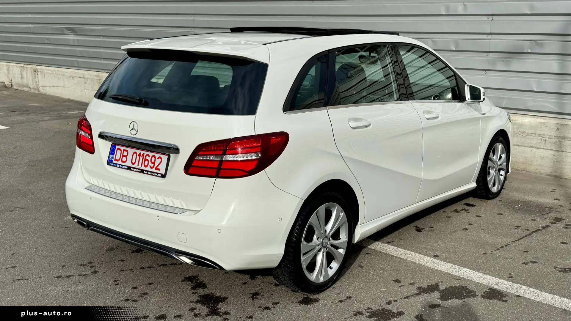 Mercedes-Benz B 180 7G-Tronic Panoramic Euro 6 fara AdBlue