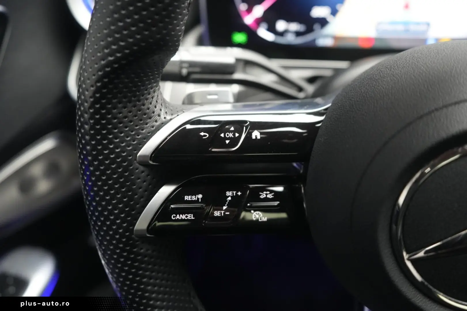 MERCEDES-BENZ C 300 9G-Tronic AMG
