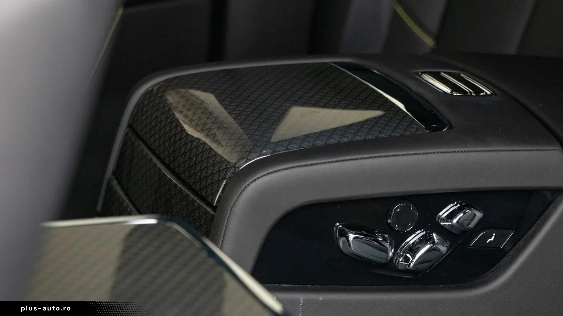 Rolls-Royce Ghost Black Badge Ghost V12
