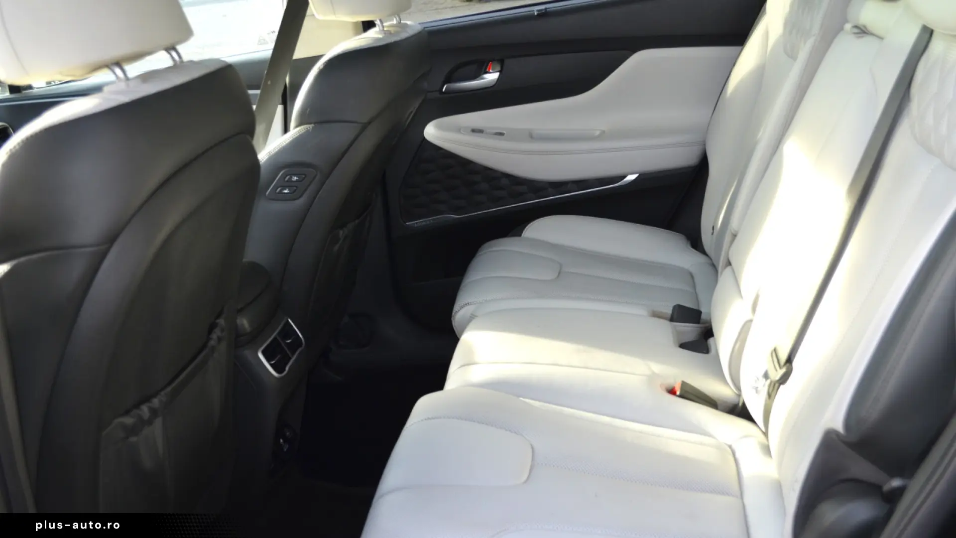 HYUNDAI SANTA FE 1.6 Plugin-Hybrid 4WD Signature 7 locuri