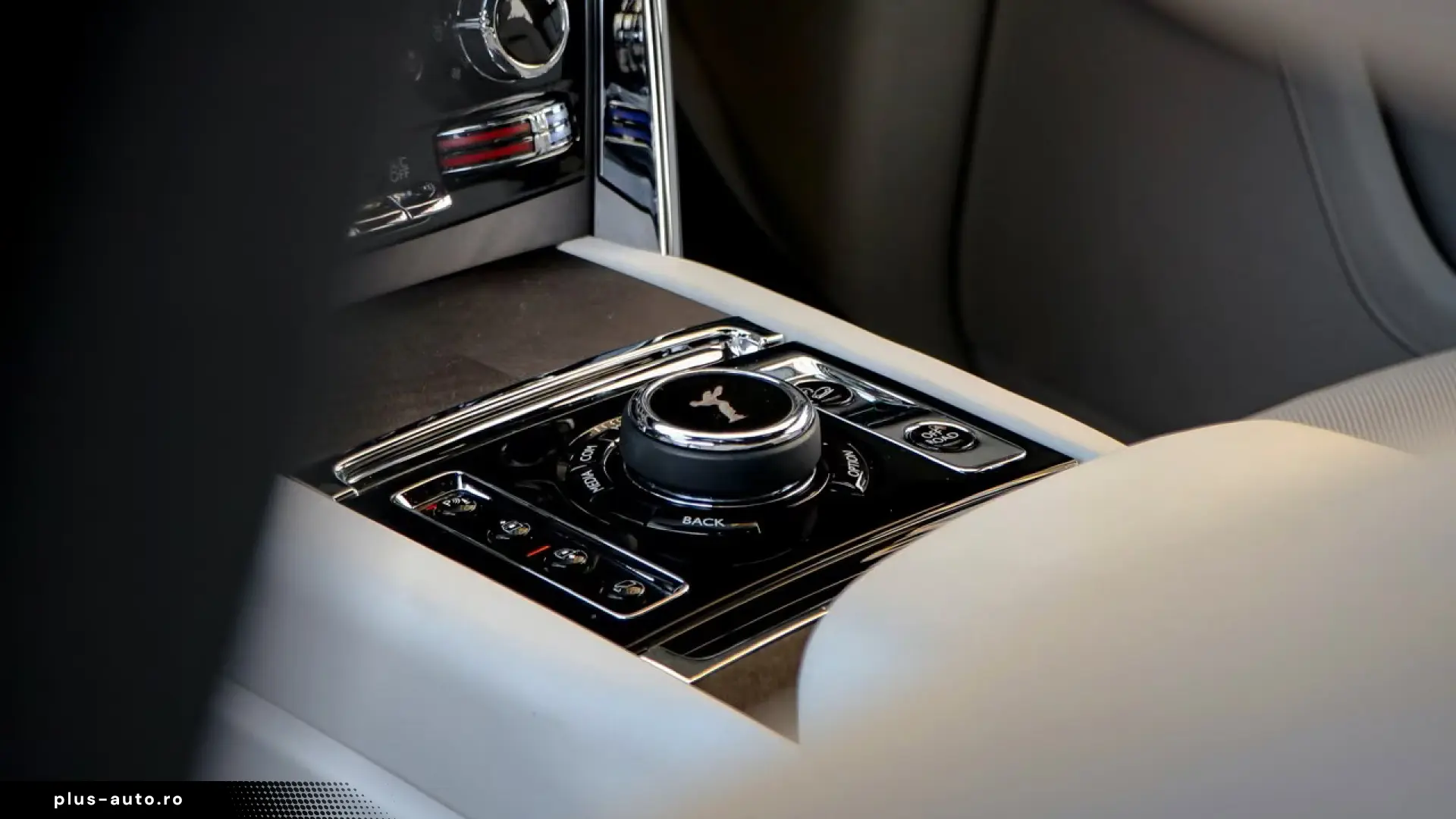 Rolls-Royce Cullinan V12 6.75 571hp