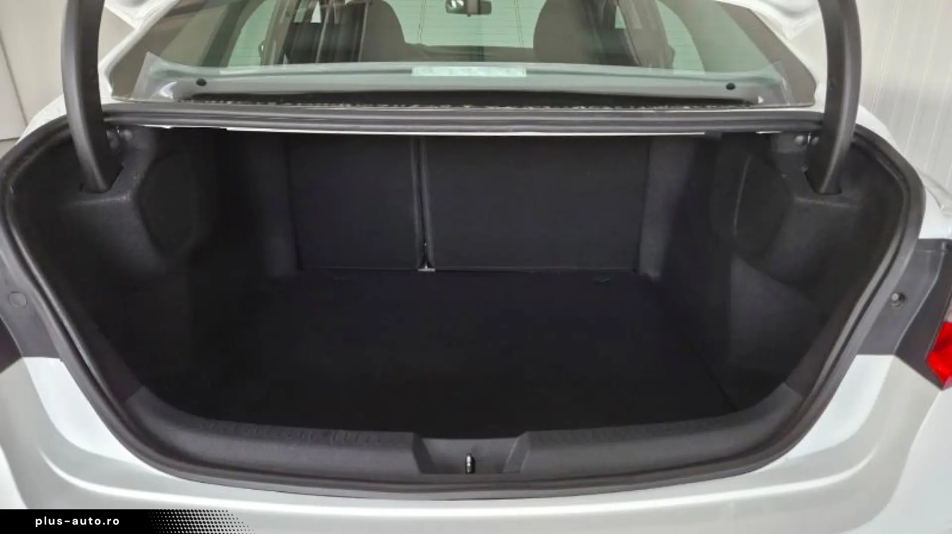 RENAULT MEGANE 1.3 TCe 140CP Zen EDC