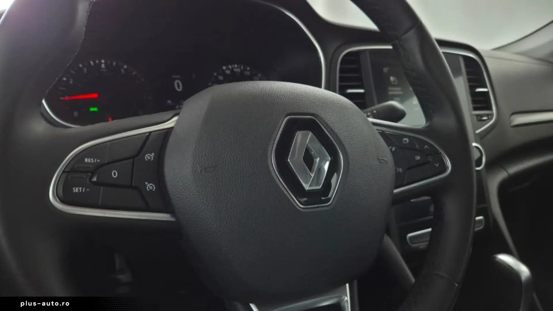 RENAULT MEGANE 1.3 TCe 140CP Zen EDC