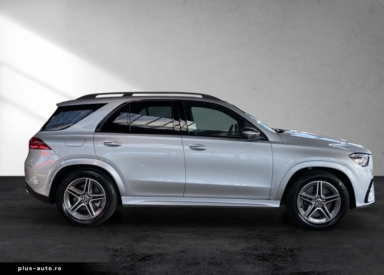 MERCEDES-BENZ GLE 450d 4M AMG AIRMATIC Pano Distr AHK