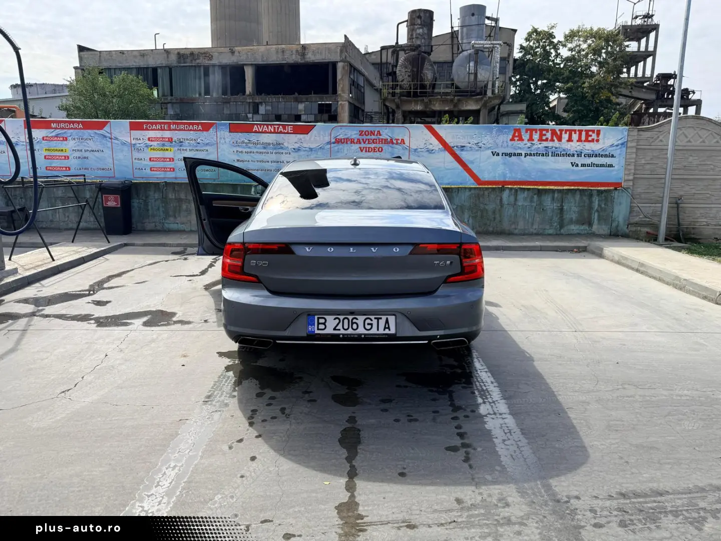 Volvo S90