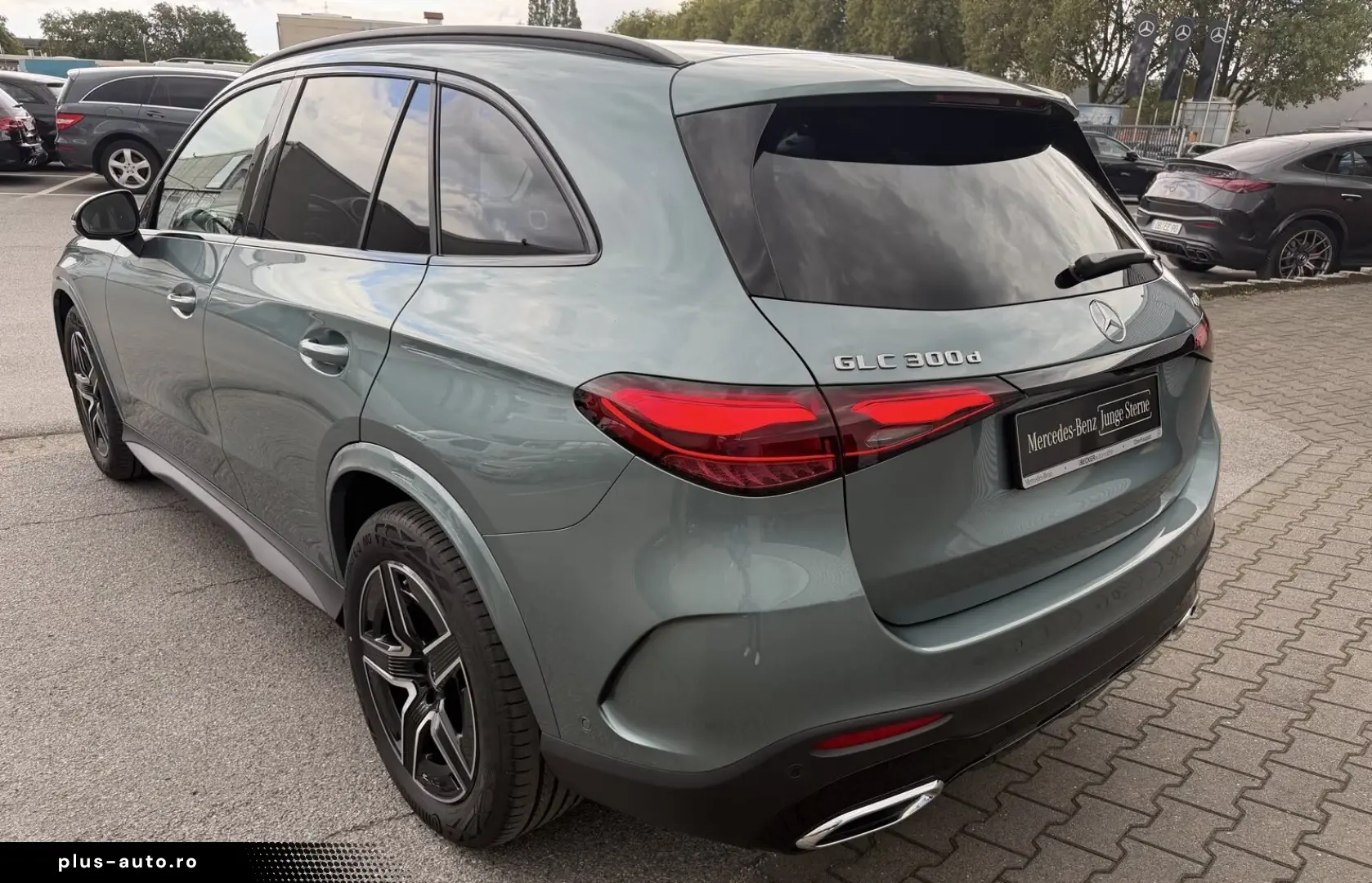 MERCEDES-BENZ GLC 300d 4M AMG 360Cam Ventilate Pano Digital