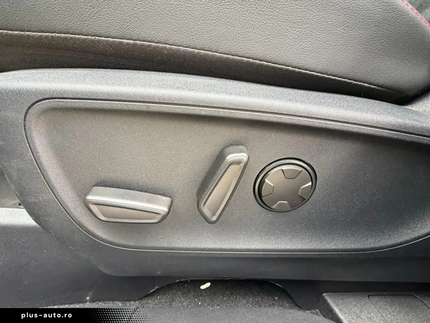 Ford Kuga ST-Line X 2.5 Plug In Hybrid 243 CP