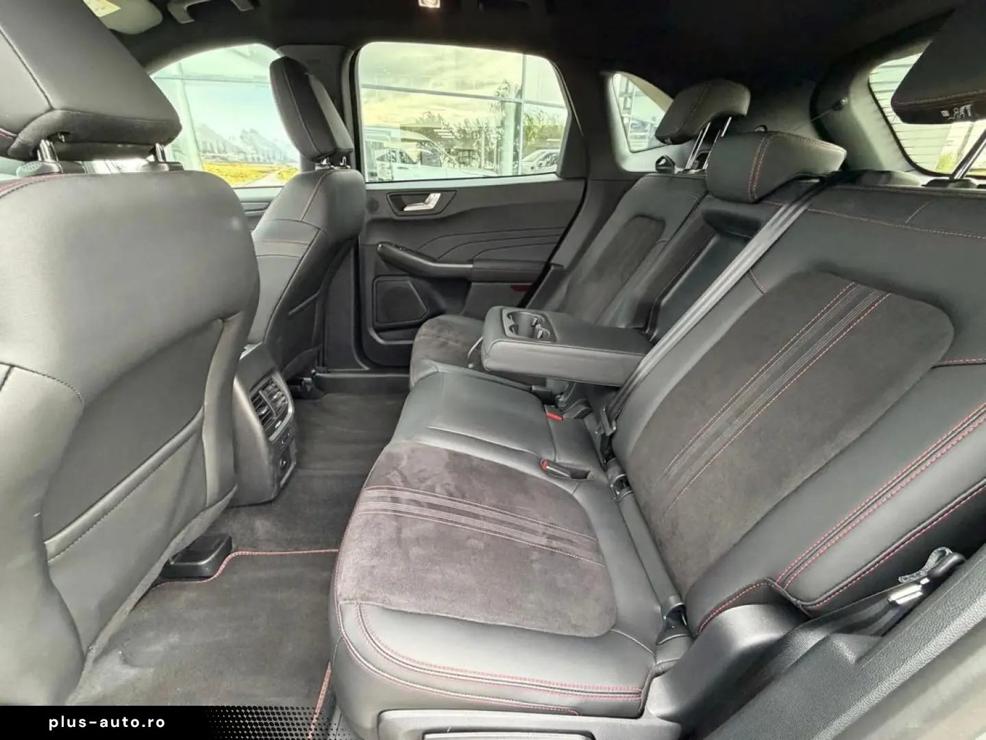 Ford Kuga ST-Line X 2.5 Plug In Hybrid 243 CP