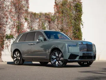 Rolls-Royce Cullinan V12 6.75 571hp