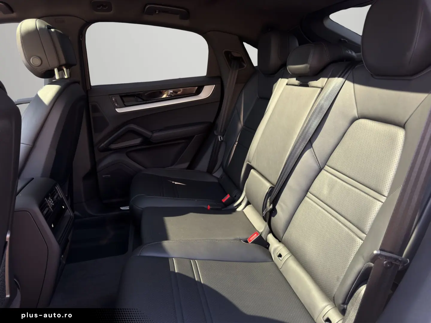 PORSCHE Cayenne E-Hybrid Coupe   InnoDrive   BOSE   AHK