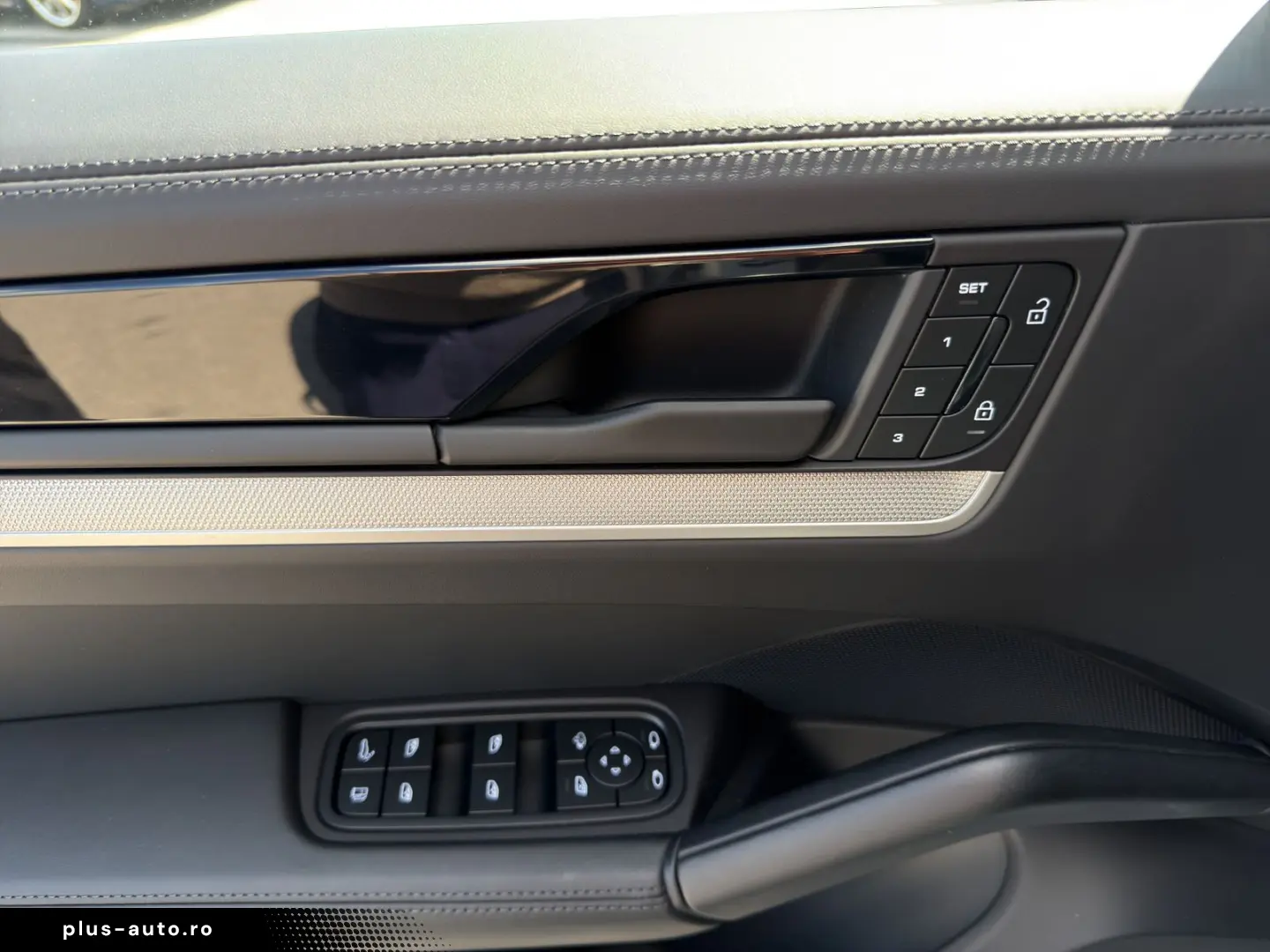 PORSCHE Cayenne E-Hybrid Coupe   InnoDrive   BOSE   AHK