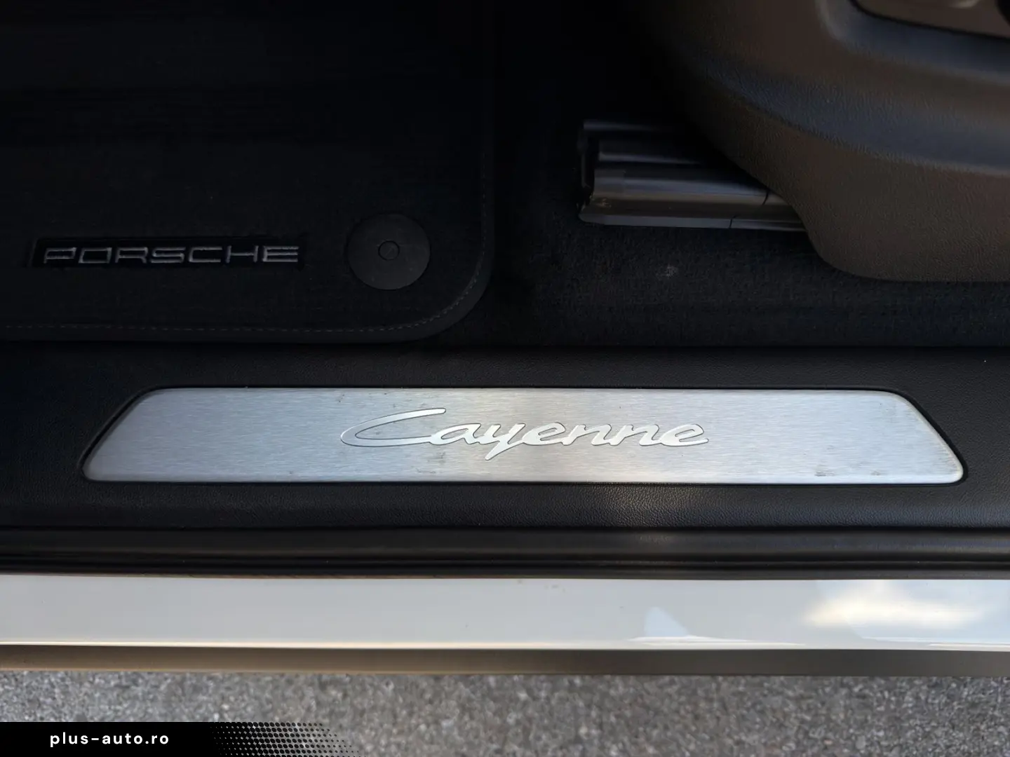 PORSCHE Cayenne E-Hybrid Coupe   InnoDrive   BOSE   AHK