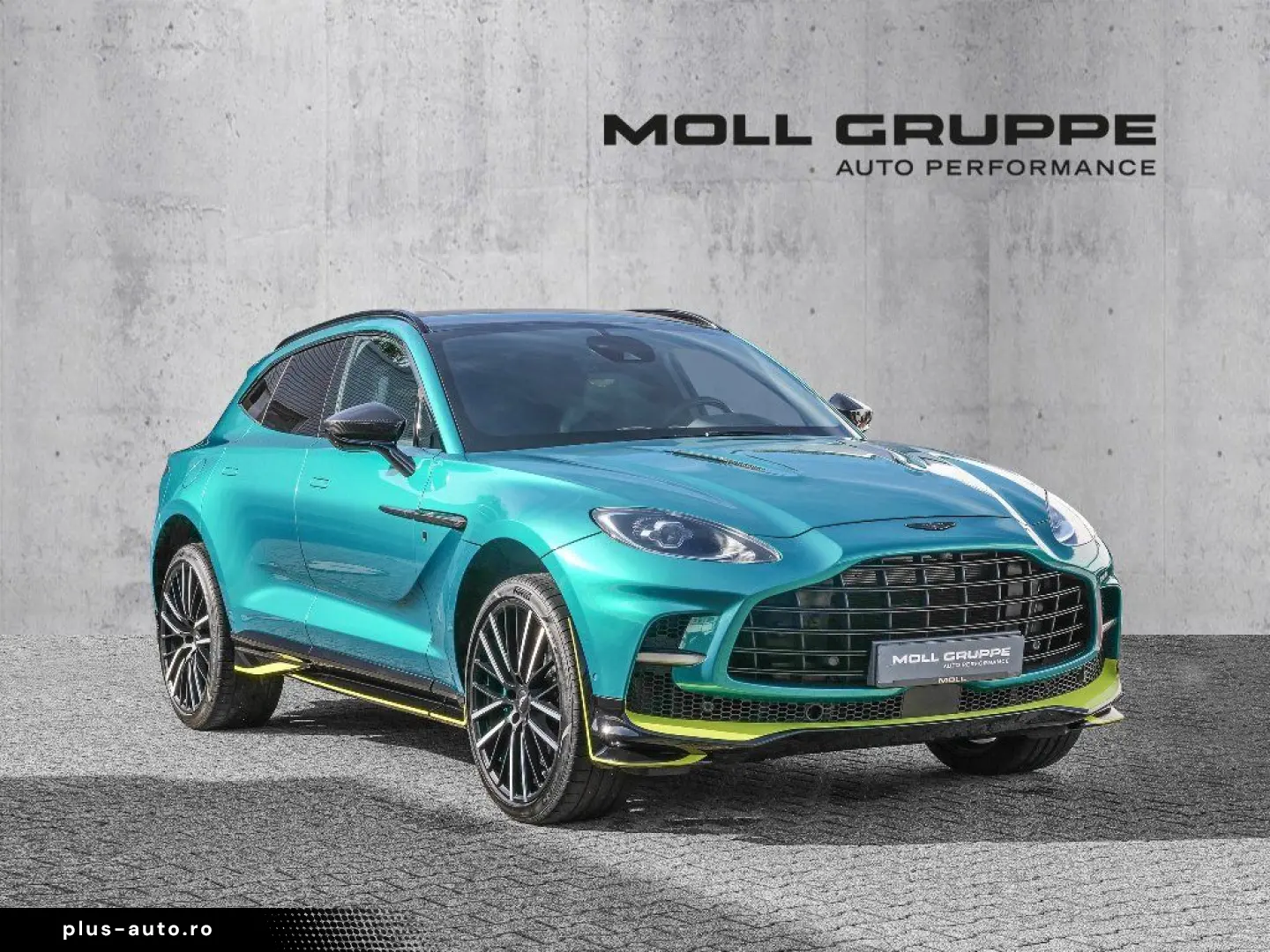 ASTON MARTIN DBX707 Podium Green  Auto Park Assist