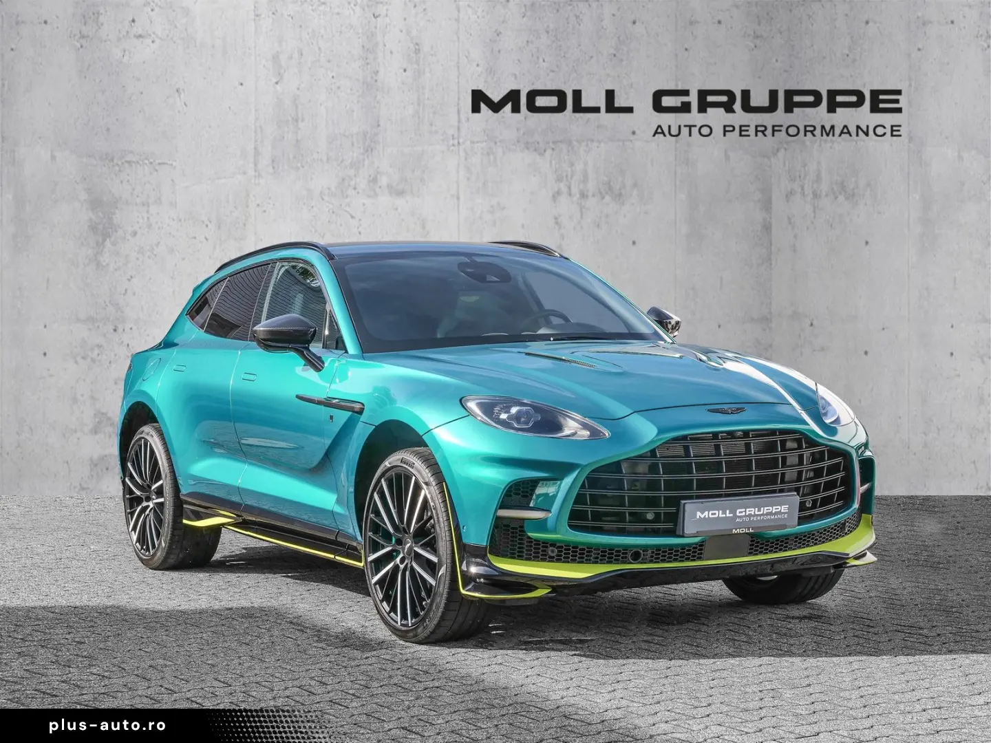 ASTON MARTIN DBX707 Podium Green  Auto Park Assist