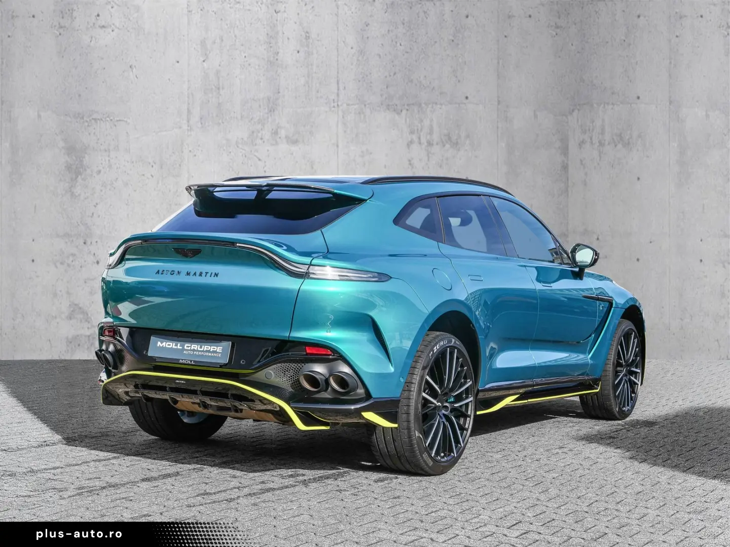 ASTON MARTIN DBX707 Podium Green  Auto Park Assist