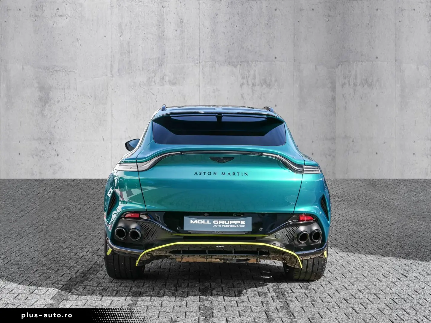ASTON MARTIN DBX707 Podium Green  Auto Park Assist