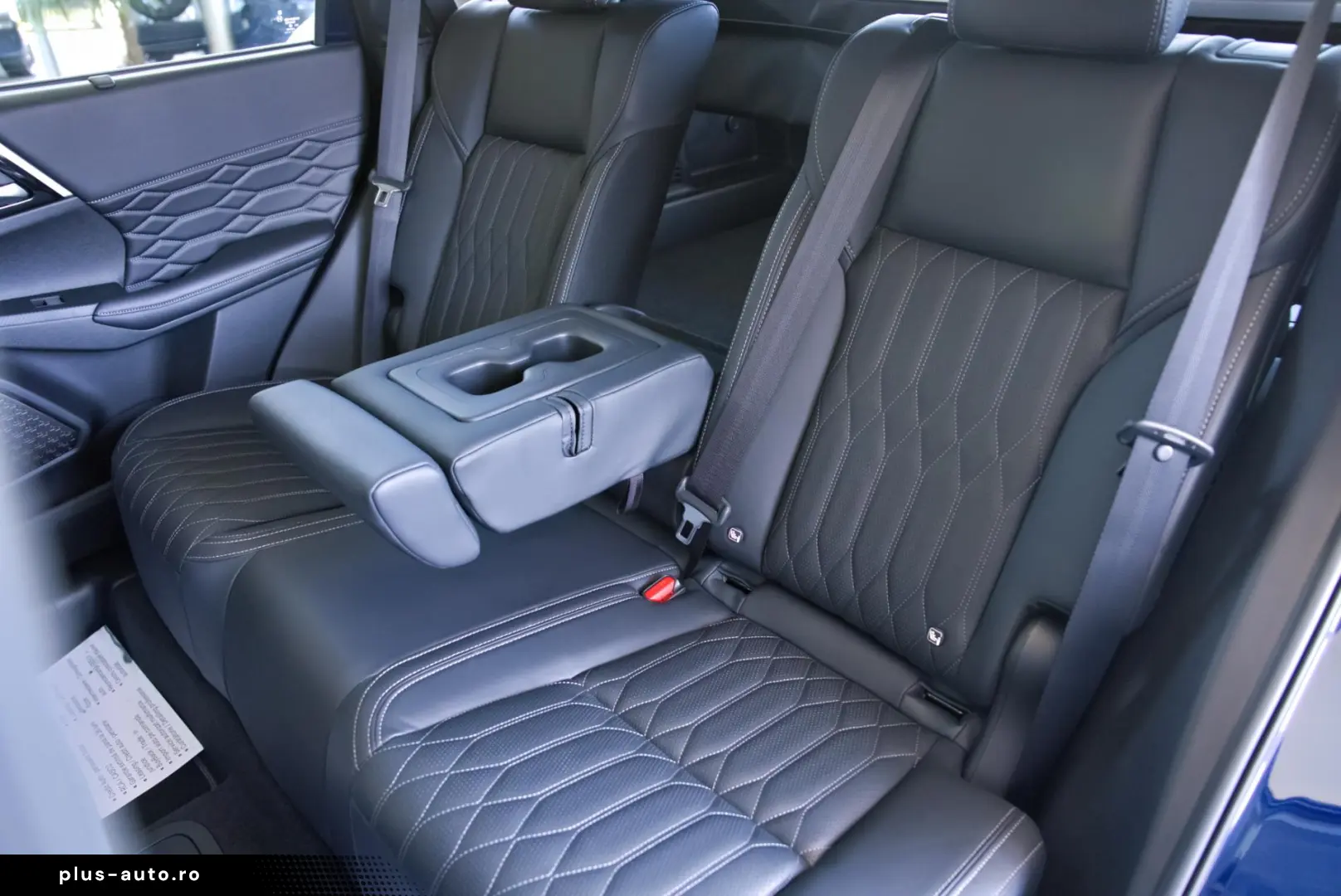 Mitsubishi Outlander 2.4L Automatic 4WD PHEV Instyle
