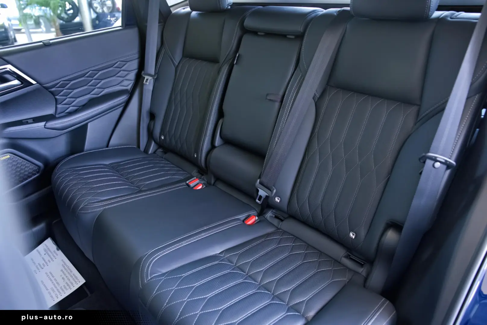 Mitsubishi Outlander 2.4L Automatic 4WD PHEV Instyle