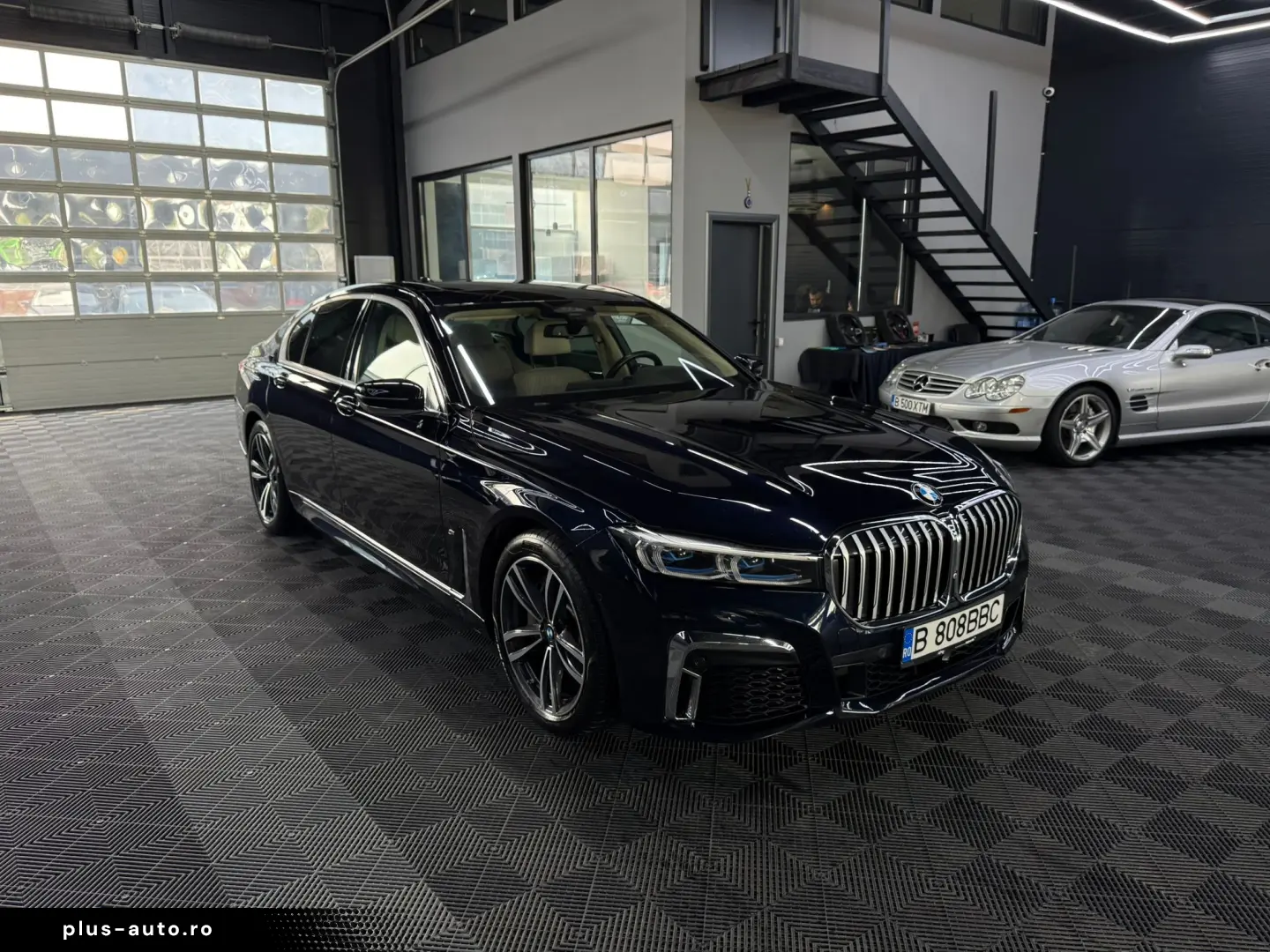 BMW 745