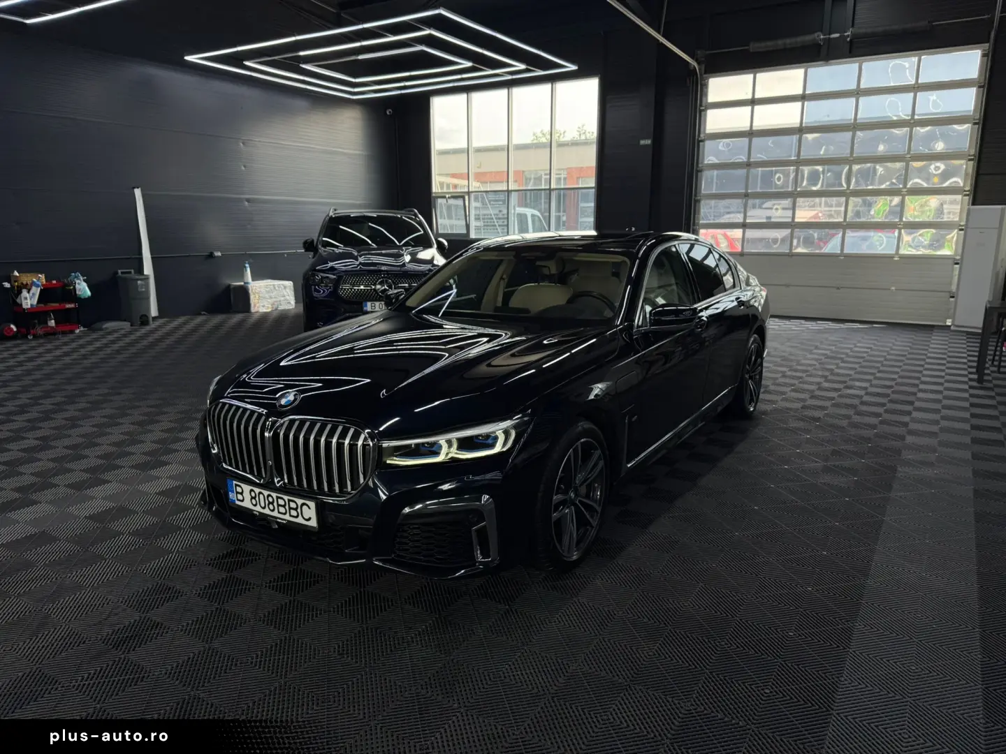 BMW 745
