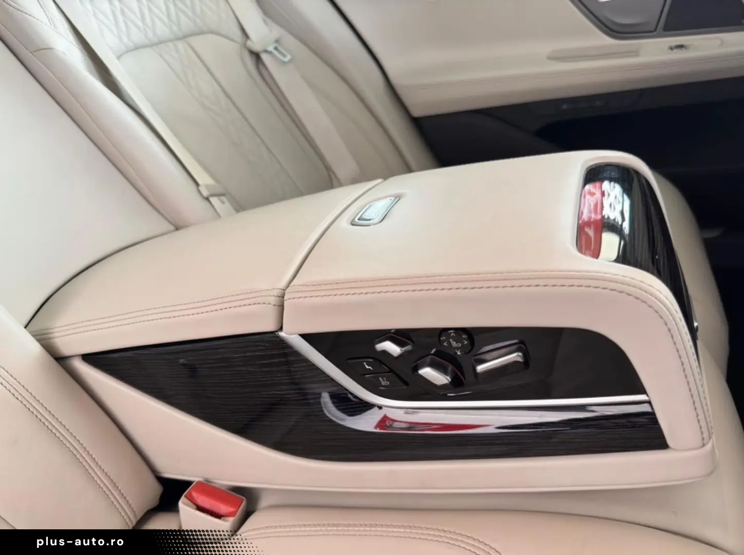 BMW 745