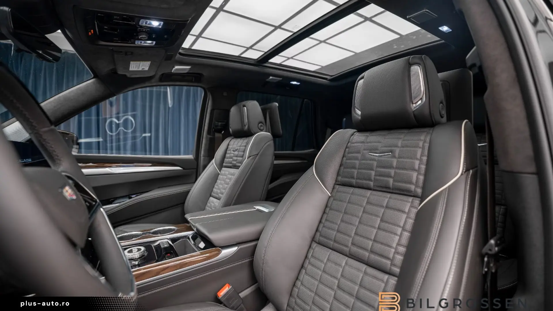 Cadillac Escalade Platinum Sport Exclusive Seats 24  MY26