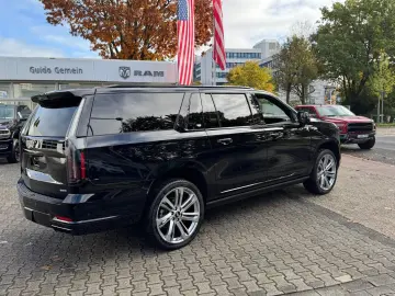 Cadillac Escalade ESV 6.2 V8