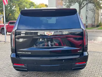 Cadillac Escalade ESV 6.2 V8