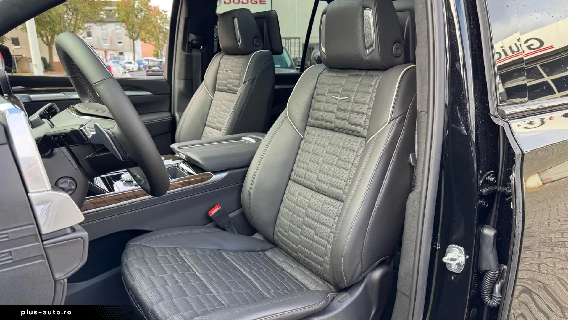 Cadillac Escalade ESV 6.2 V8