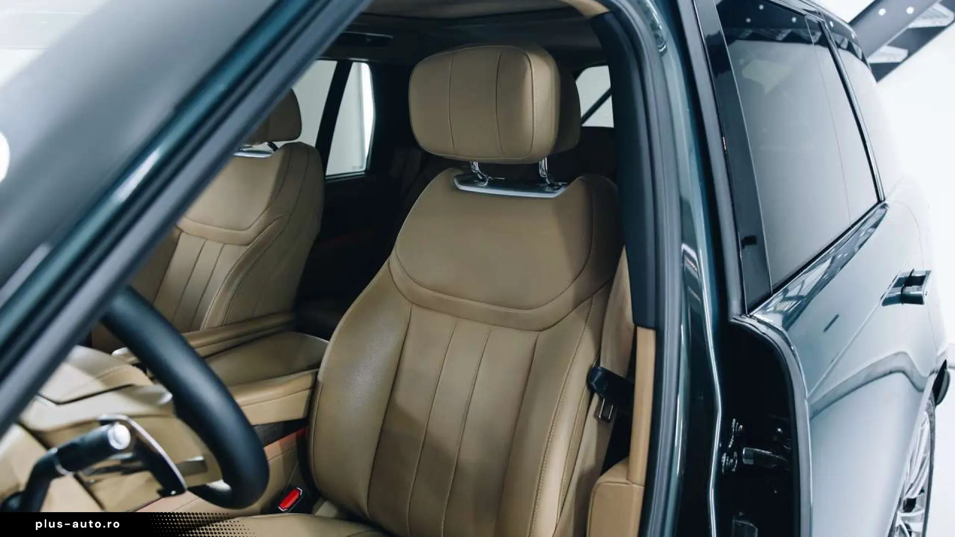 Land Rover Range Rover P550e Autobiography Massage