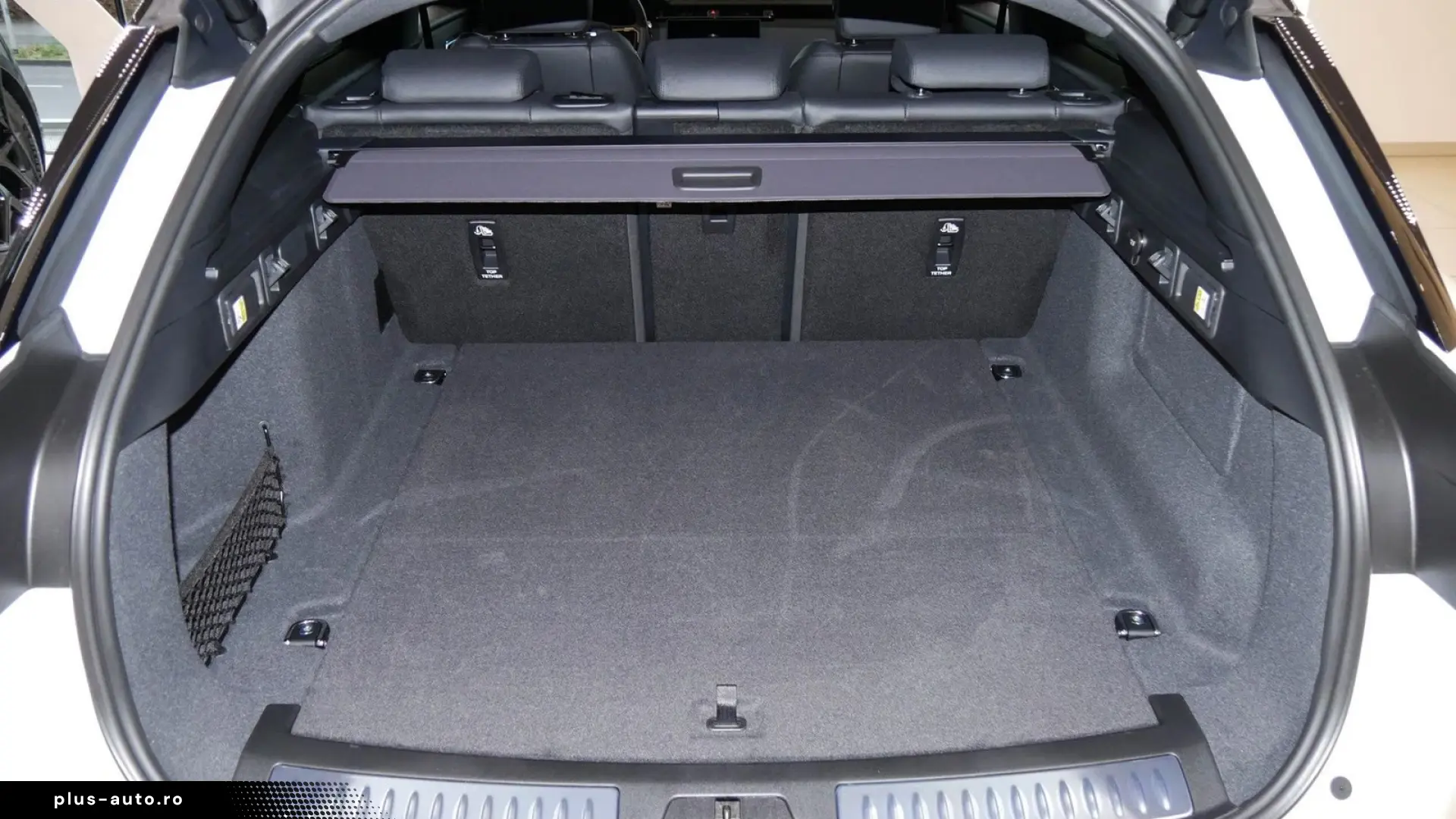 Land Rover Range Rover Velar D200 Dynamic SE Black Pack - 2