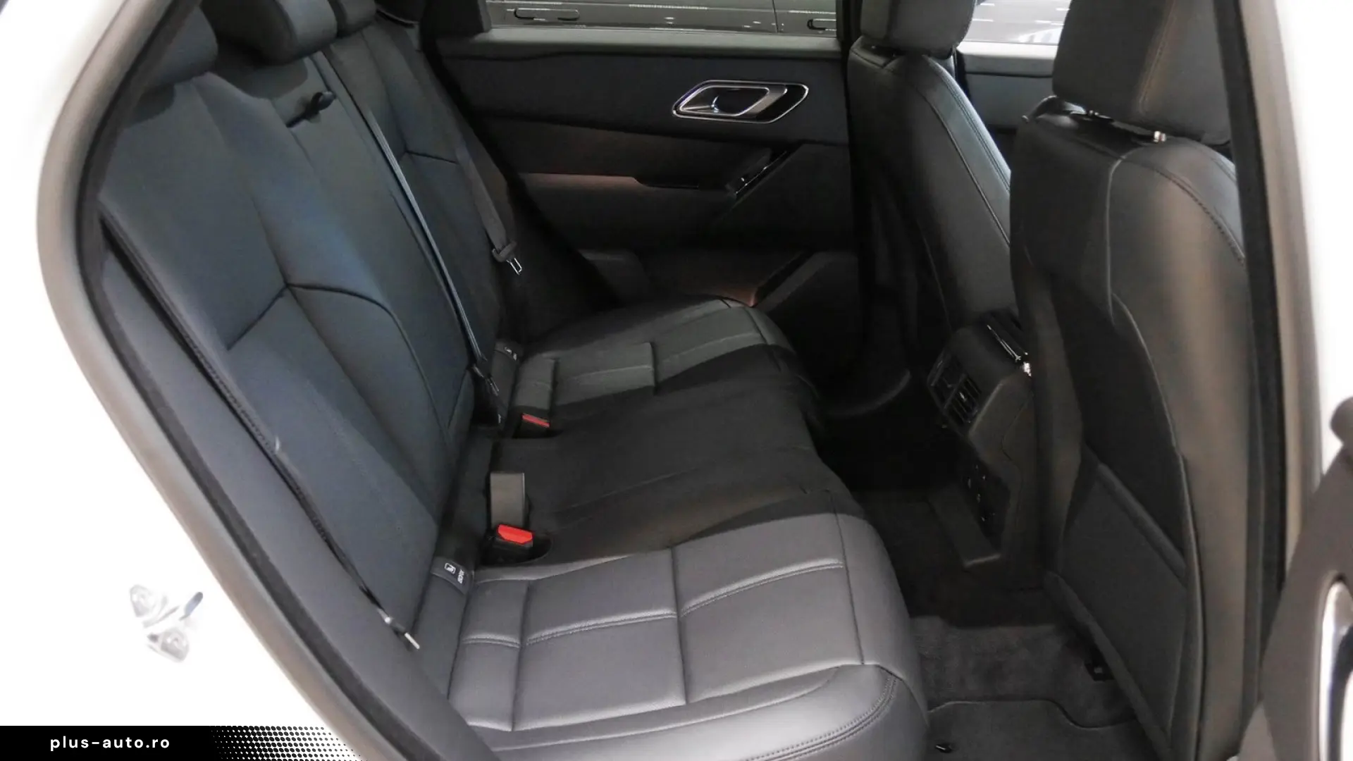 Land Rover Range Rover Velar D200 Dynamic SE Black Pack - 2